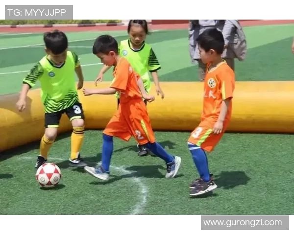 小孩与足球明星亲密互动精彩瞬间合集视频分享